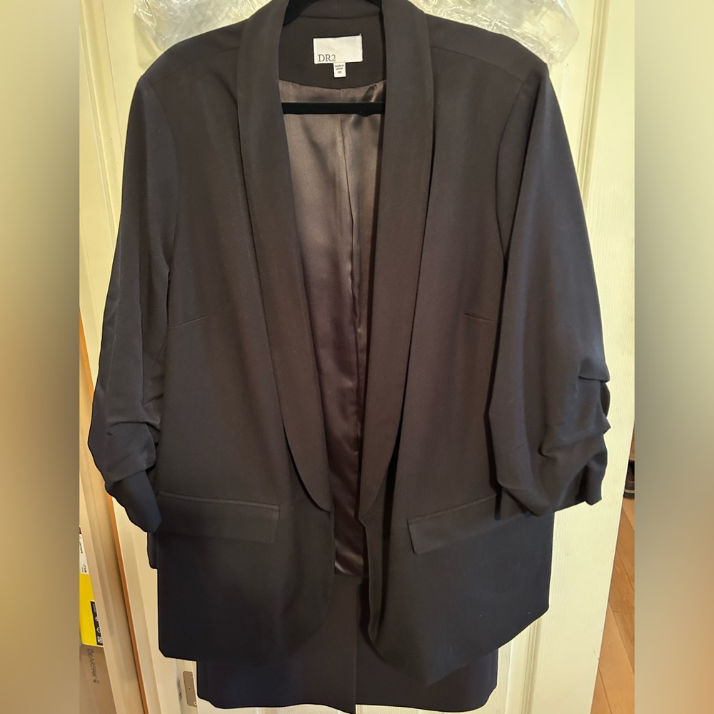 DR2 Black Poets Jacket Size 3X Poly/Spandex shell 33”L NWOT Pinched sleeves